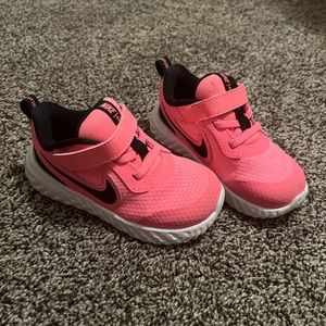 Nike toddler sneakers